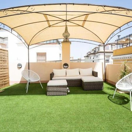 Appartamento ESSE Ático. Precioso ático con terraza en pleno centro Siviglia Esterno foto